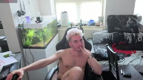 Rayzel online show from 04.16.26