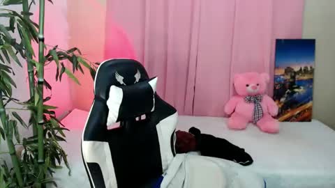 Snapshot of ready2care4youbabe chatting on 01.25.25 Beth online show from 01.25.25