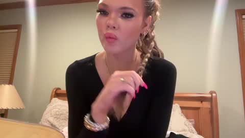 Jade  online show from 01.14.25