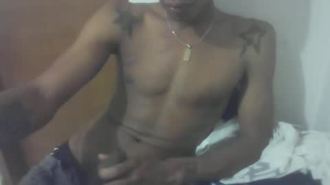 Snapshot of realmenol24k chatting on 02.14.26 SexyFlacko online show from 02.14.26