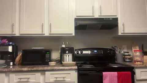 Preston  Stella online show from 02.05.25