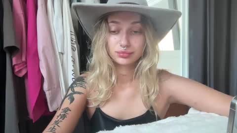 Monica Milz online show from 12.21.24