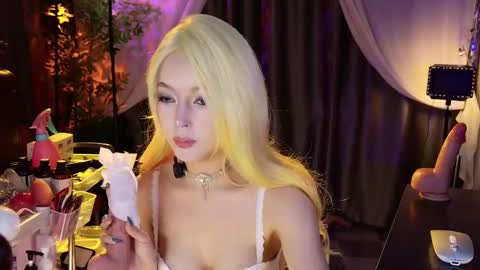 Snapshot of reaowna___ chatting on 10.01.25 reaowna___ online show from 10.01.25