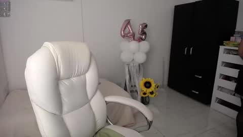 REBECA online show from 01.24.25