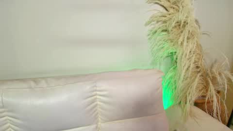 Snapshot of rebeca_williams_ chatting on 02.12.25 Rebeca Williams online show from 02.12.25