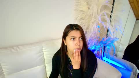 Snapshot of rebeca_williams_ chatting on 02.20.25 Rebeca Williams online show from 02.20.25