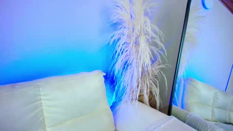 Snapshot of rebeca_williams_ chatting on 02.24.25 Rebeca Williams online show from 02.24.25
