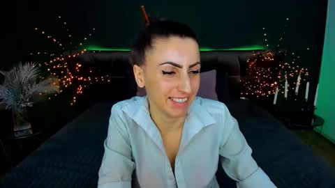 Snapshot of rebecca_diamonds chatting on 02.12.26 rebecca_diamonds online show from 02.12.26