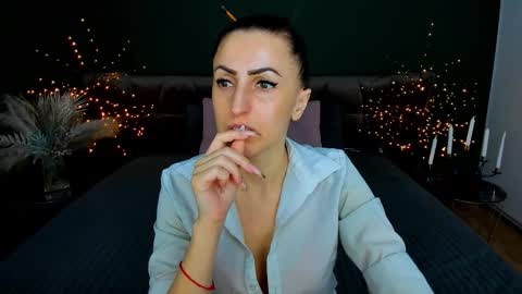 Snapshot of rebecca_diamonds chatting on 02.22.26 rebecca_diamonds online show from 02.22.26