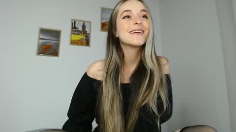 Snapshot of rebecca_johonsonn chatting on 02.08.25 Becca Johnsoon online show from 02.08.25