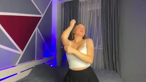 Snapshot of rebeccaeglitis chatting on 10.20.25 Rebecca online show from 10.20.25