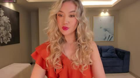 Snapshot of rebeccahudson_ chatting on 05.17.26 Rebe online show from 05.17.26