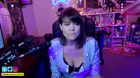 Snapshot of rebeccalovexxx chatting on 02.12.25 Rebecca Love online show from 02.12.25