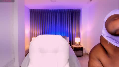 Snapshot of rebeka_spencer chatting on 01.17.25 rebeka online show from 01.17.25