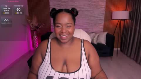 Snapshot of rebeka_spencer chatting on 02.13.26 rebeka online show from 02.13.26