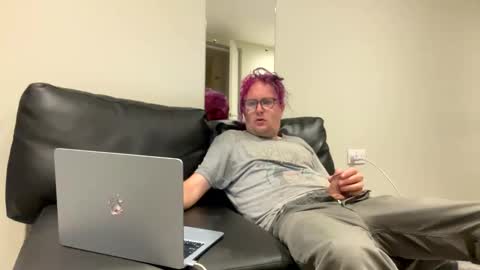 Snapshot of recordplayerer chatting on 09.13.25 Musical Genius online show from 09.13.25