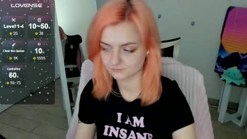 Snapshot of red_bestie_ chatting on 11.14.25 Bestie online show from 11.14.25