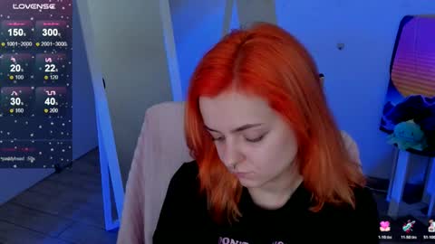 Snapshot of red_bestie_ chatting on 11.29.25 Bestie online show from 11.29.25