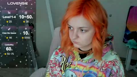 Snapshot of red_bestie_ chatting on 11.30.25 Bestie online show from 11.30.25