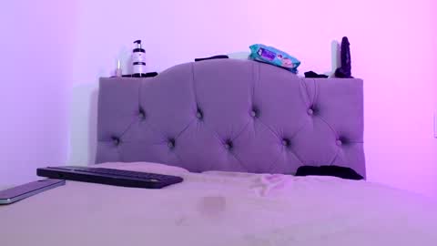 IG   OF red moonn online show from 12.22.24