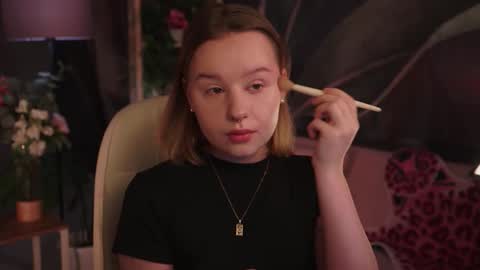 QUEEN OF EVIL online show from 10.05.25