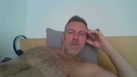 Snapshot of redandbluecloud chatting on 09.17.25 Red online show from 09.17.25