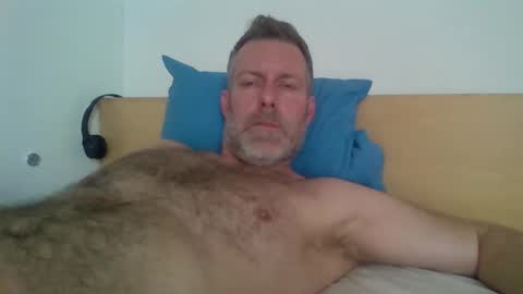 Snapshot of redandbluecloud chatting on 11.17.25 Red online show from 11.17.25