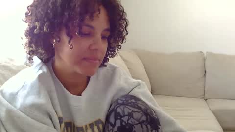 Redbonescarlet online show from 09.29.25