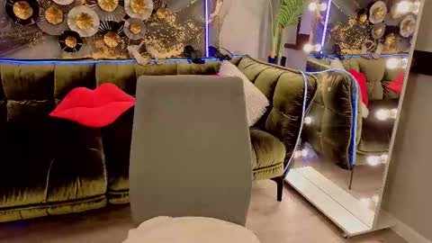 Lily online show from 09.24.25