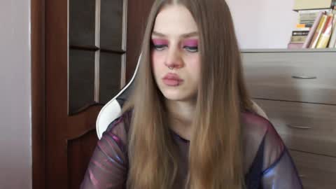 Lily online show from 09.17.25