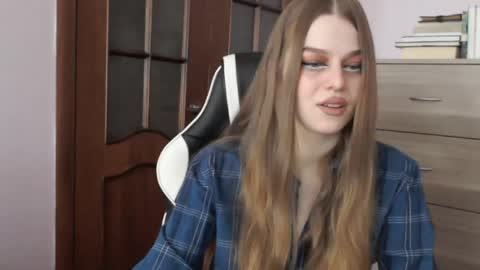 Lily online show from 04.03.26