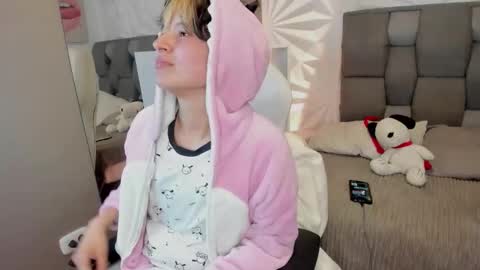 redhood_1_ online show from 03.05.26