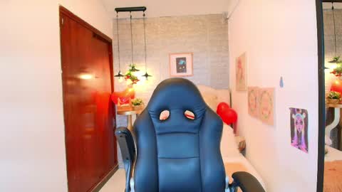 Lili Lopez online show from 02.28.25