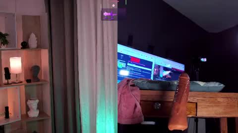 Snapshot of redjasmine_ chatting on 06.19.26 Red Jasmine online show from 06.19.26