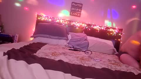 Snapshot of redrocketfirefox chatting on 12.21.24 Redrocket firefox online show from 12.21.24