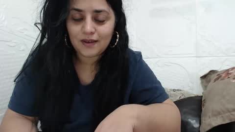 Snapshot of reeapassion chatting on 11.28.25 Reea online show from 11.28.25