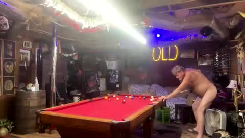 Lee online show from 04.08.26