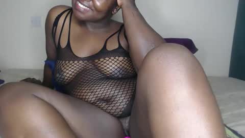 Snapshot of reem_wonder chatting on 02.17.26 Reem online show from 02.17.26