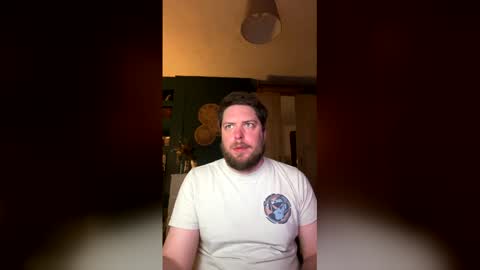 Snapshot of reevescrfg chatting on 05.06.26 Boredhorny online show from 05.06.26
