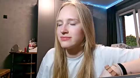 Mia online show from 07.30.26