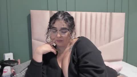 Snapshot of reginavegaa chatting on 02.12.25 reginavegaa online show from 02.12.25