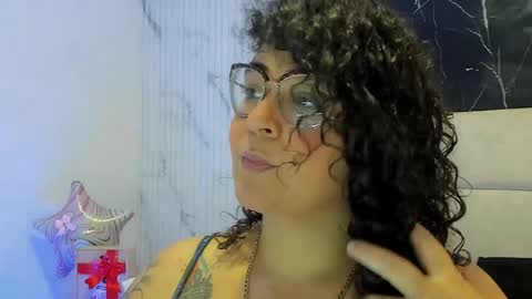 Snapshot of reginavegaa chatting on 05.26.26 reginavegaa online show from 05.26.26