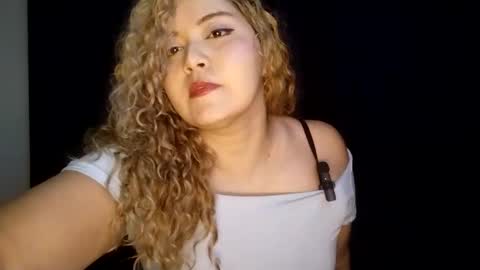 Snapshot of rei_chan26 chatting on 02.02.25 Tania Nixx online show from 02.02.25