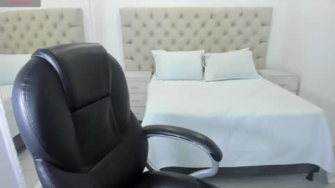 Snapshot of reichelcloe chatting on 01.16.25 Reichel online show from 01.16.25