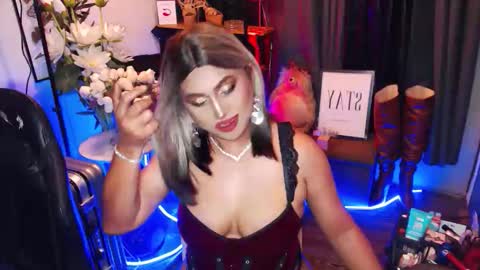 Red Ivy online show from 03.12.26