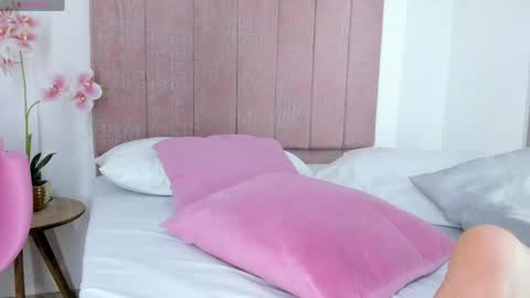 Reika  online show from 04.15.26