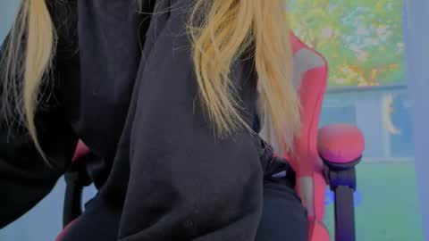 reina cummings online show from 09.28.25