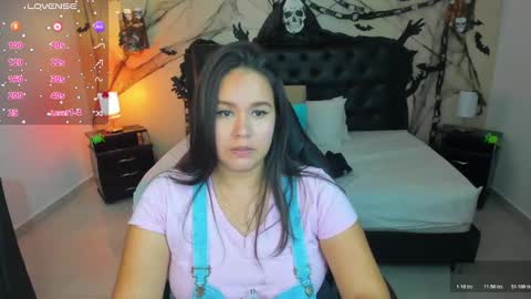 reina_loren online show from 11.01.25