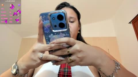reina_loren online show from 05.30.26