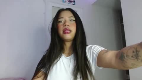 reina_reina online show from 09.11.25